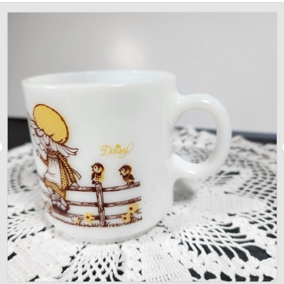 Holly Hobby Daisy Mug Vintage 1970s Milk Glass Holly Hobby Friends Kirby Martin - Picture 3 of 9